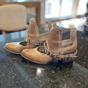 Freebird “Blade” Taupe 8